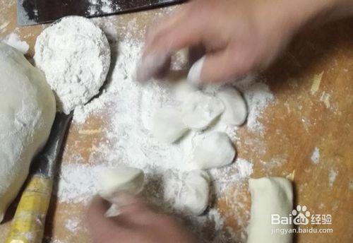怎么擀饺子皮视频,轻松学会擀饺子皮技巧