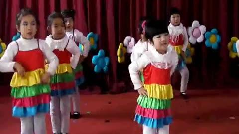 儿童民族舞视频,民族风韵在指尖跳跃