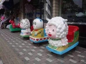 坐摇摇车视频,亲子互动的温馨瞬间