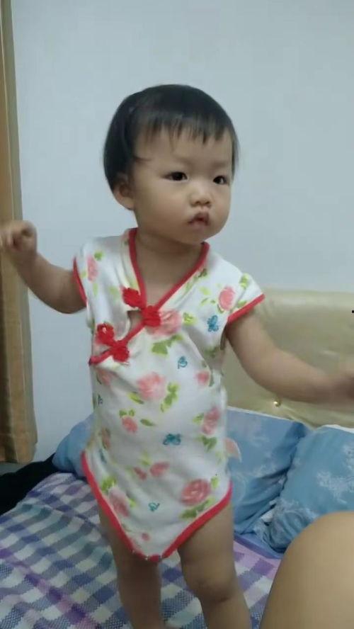 一岁宝宝跳舞视频,一岁宝宝萌态舞姿大盘点